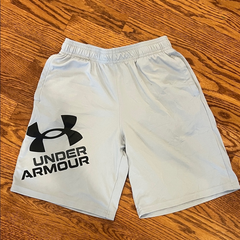 Under Armour Men's Light Gray Athletic Shorts